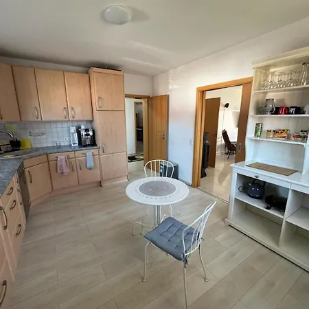 3 Naehe Schweiz Mit Terrasse Und Garten Apartment Hilzingen